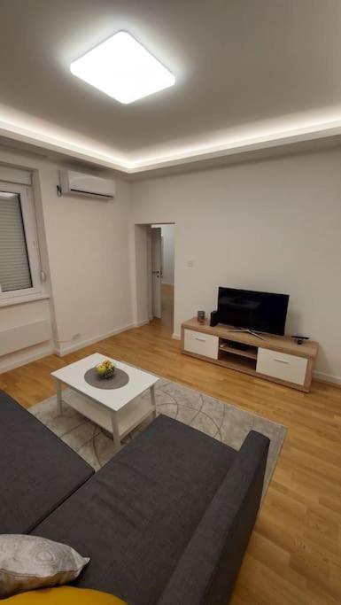 Apartment Green Lux Белград Экстерьер фото